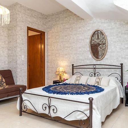 Maury Down Town Apartamento Naxos City Exterior foto